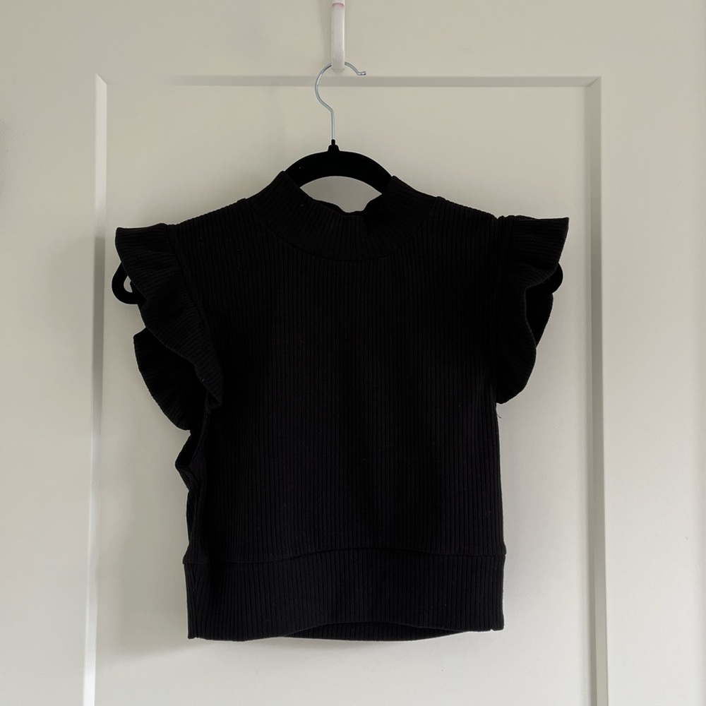 Storia Black shoulder flare cropped tank